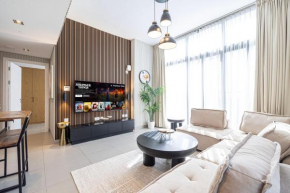 Luxury 1BR Penthouse with Skyviews